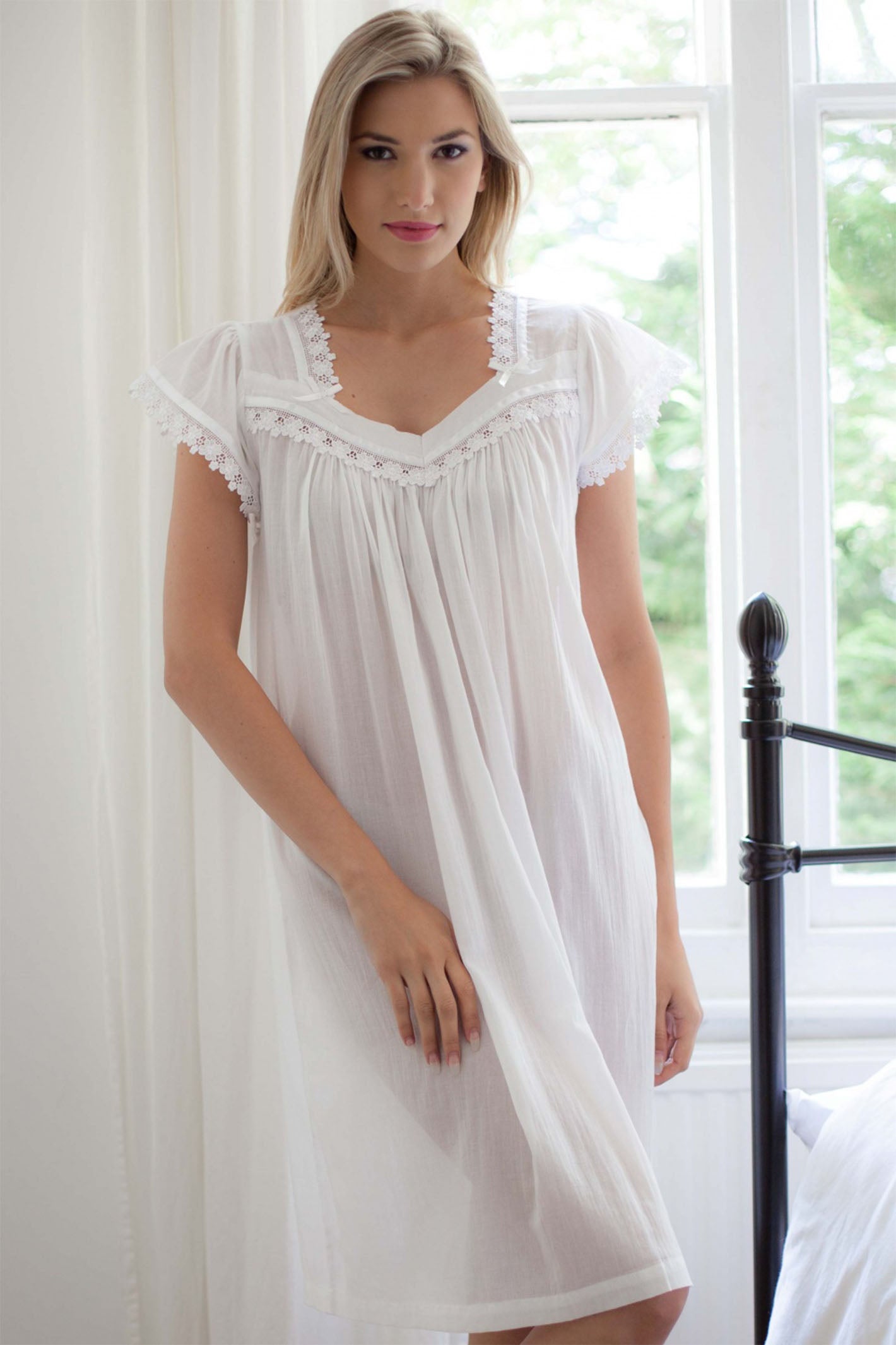 Cottonreal Rena White Cap Sleeve Nightdress