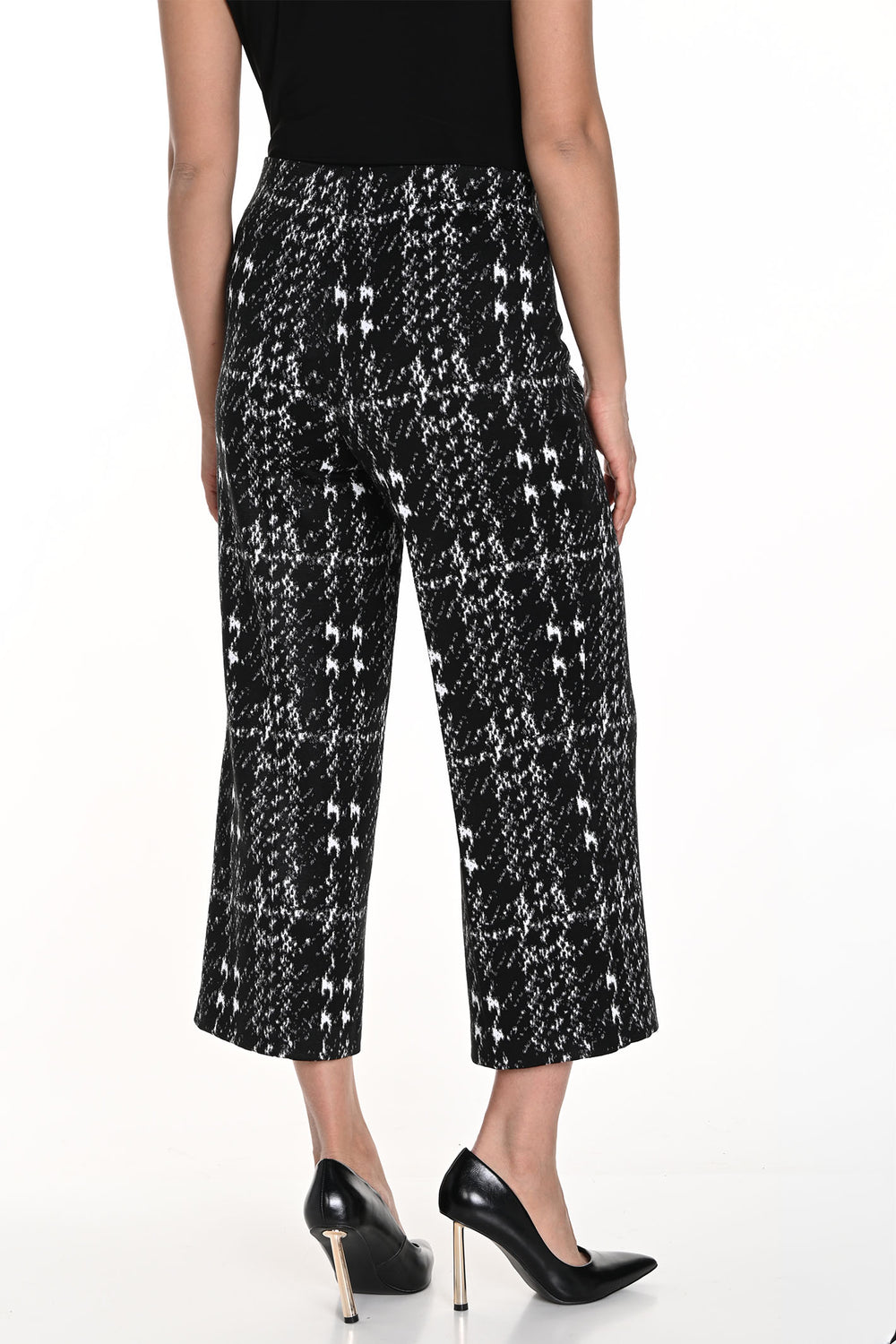 Frank Lyman Culotte Trouser Black Off White 243350 - Shirley Allum Boutique