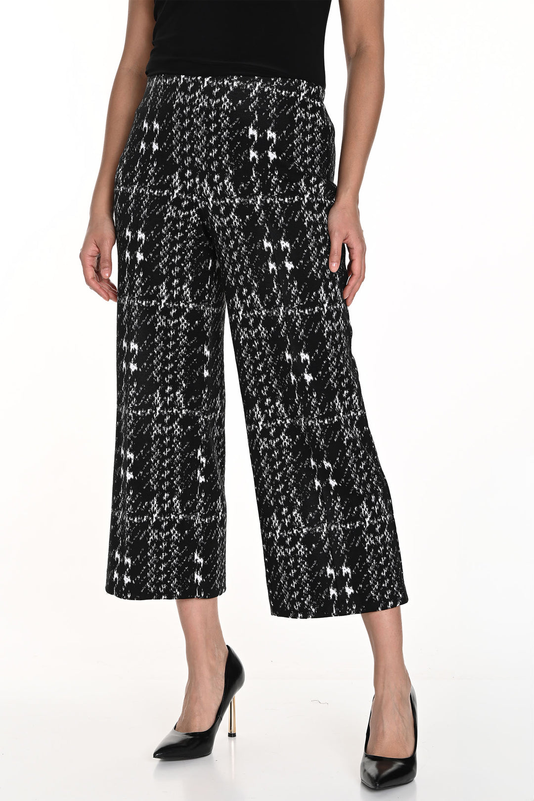 Frank Lyman Culotte Trouser Black Off White 243350 - Shirley Allum Boutique