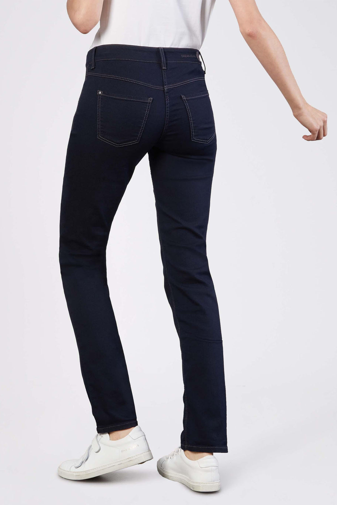 Mac Dream Jeans Dark Rinsewash Straight Leg 5401-90-0355L D801 - Shirley Allum Boutique